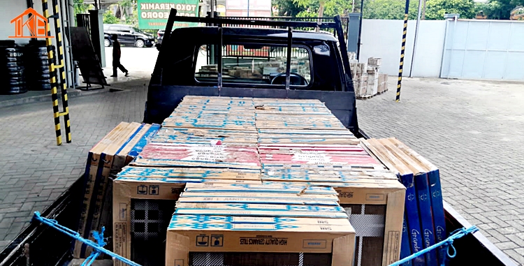 Pengiriman Keramik Ke Pelanggan Mojokerto
