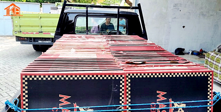 Pengiriman Keramik Ke Pelanggan Tuban